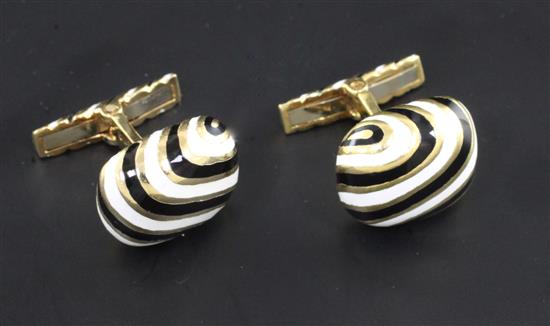 A pair of David Webb 18ct gold and two colour enamel cufflinks, 15mm.